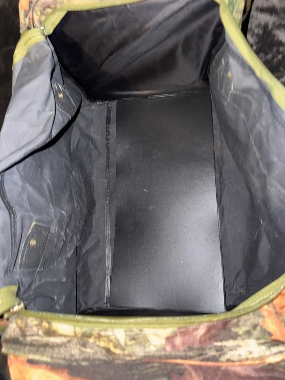 NWOT Magnum Camouflage Duffle Bag with Multiple Zippered Compartments